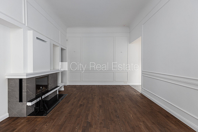 Здание во дворе, закрытый двор, гараж на одну машину, вход с улицы, стоянка Рига - изображение 2