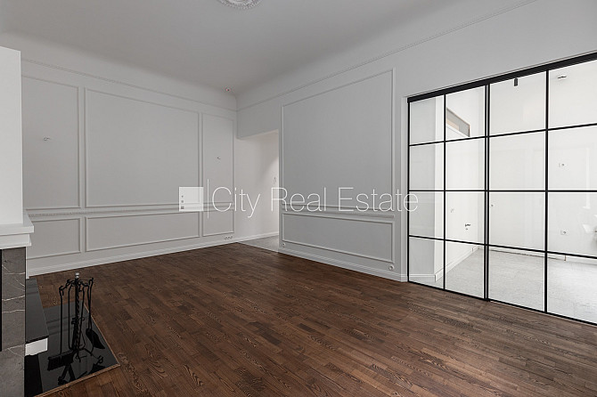 Здание во дворе, закрытый двор, гараж на одну машину, вход с улицы, стоянка Рига - изображение 3