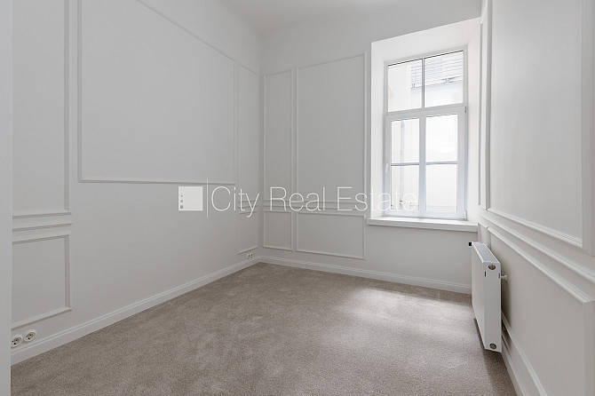 Здание во дворе, закрытый двор, гараж на одну машину, вход с улицы, стоянка Рига - изображение 12