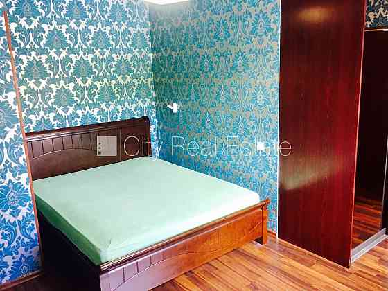 Проект - Aleksandra Čaka 33 (Александра Чака 33), дом во дворе, благоустроенный озеленённый Рига