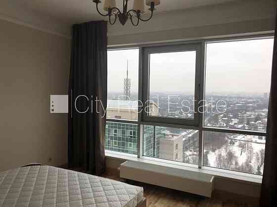 Проект - Panorama Plaza (Панорама Плаза), места для нескольких машин, возможность аренды Рига