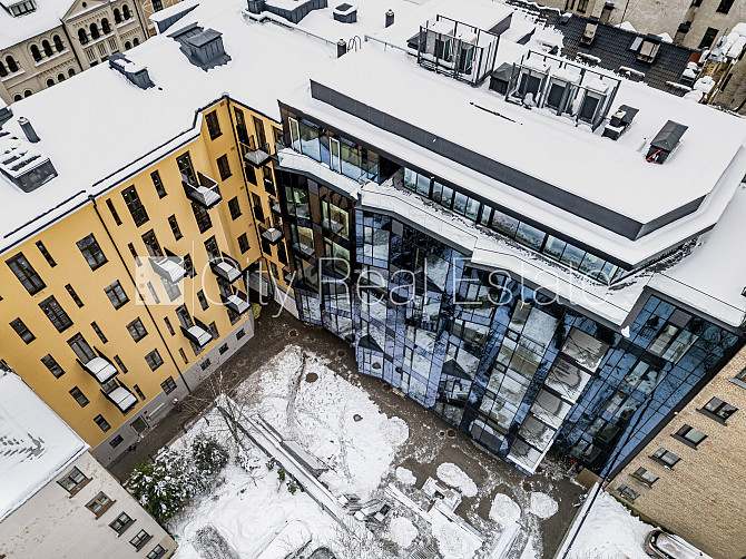 Fasādes māja, renovēta māja, uzstādīti saules enerģijas paneļi, pazemes autostāvvieta, Rīga - foto 20