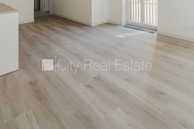 Fasādes māja, renovēta māja, uzstādīti saules enerģijas paneļi, pazemes autostāvvieta, Rīga - foto 3