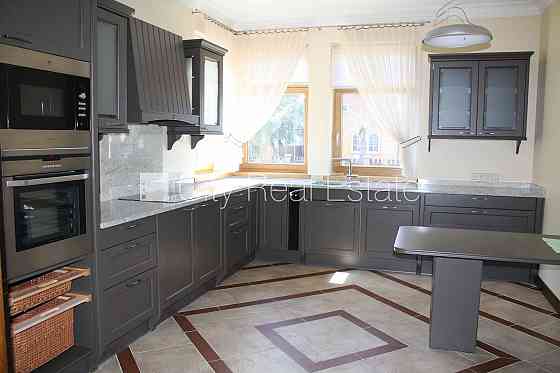 Частный дом, благоустроенная озеленённая территория, территория обнесена Jūrmala