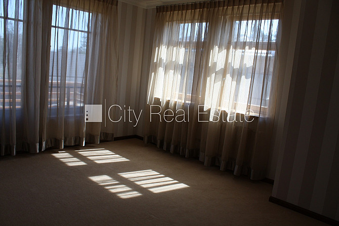 Privātmāja, labiekārtota apzaļumota teritorija, iežogota teritorija, teritorijas iebrauktuves Jūrmala - foto 7