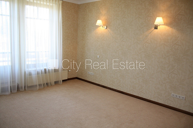 Privātmāja, labiekārtota apzaļumota teritorija, iežogota teritorija, teritorijas iebrauktuves Jūrmala - foto 5