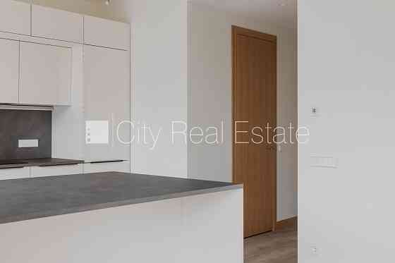 Фасадный дом, реновированный дом, закрытый двор, возможность аренды парковки, Rīga