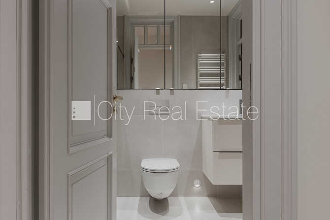 Fasādes māja, renovēta māja, uzstādīti saules enerģijas paneļi, labiekārtots apzaļumots Rīga - foto 11