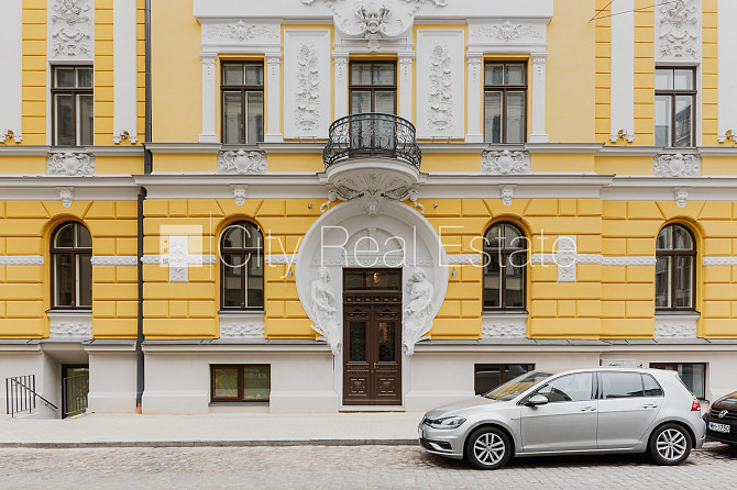 Fasādes māja, renovēta māja, uzstādīti saules enerģijas paneļi, labiekārtots apzaļumots Rīga - foto 18