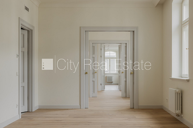 Fasādes māja, renovēta māja, uzstādīti saules enerģijas paneļi, labiekārtots apzaļumots Rīga - foto 5