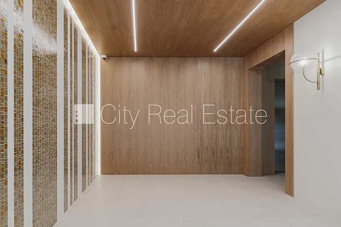 Fasādes māja, renovēta māja, uzstādīti saules enerģijas paneļi, labiekārtots apzaļumots Rīga - foto 7