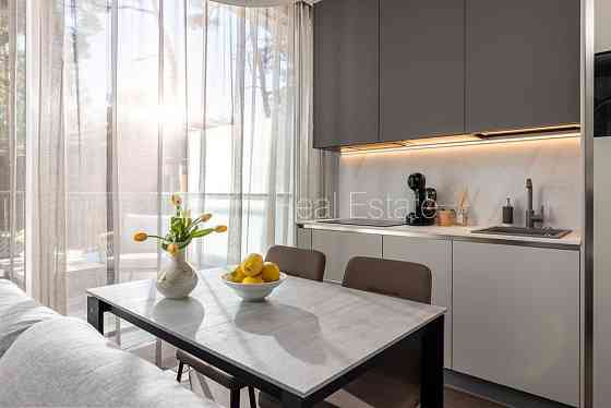 Эта квартира сдается в аренду посуточно (краткосрочная аренда), стоимость аренды Юрмала