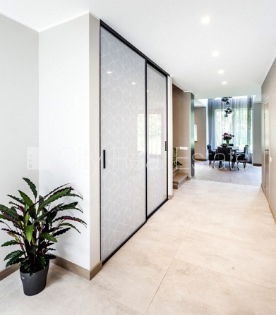 Частный дом, зеленая территория 2600 м2, закрытый двор, место для машины, бассеин 12.5 Юрмала - изображение 6