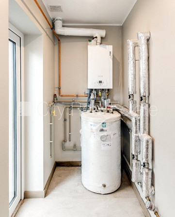 Частный дом, зеленая территория 2600 м2, закрытый двор, место для машины, бассеин 12.5 Юрмала - изображение 20