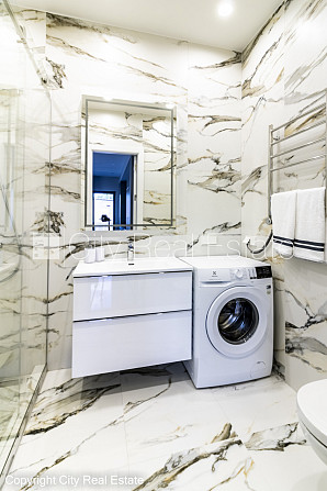 Новостройка, благоустроенная озеленённая территория, закрытый двор, территория Юрмала - изображение 8