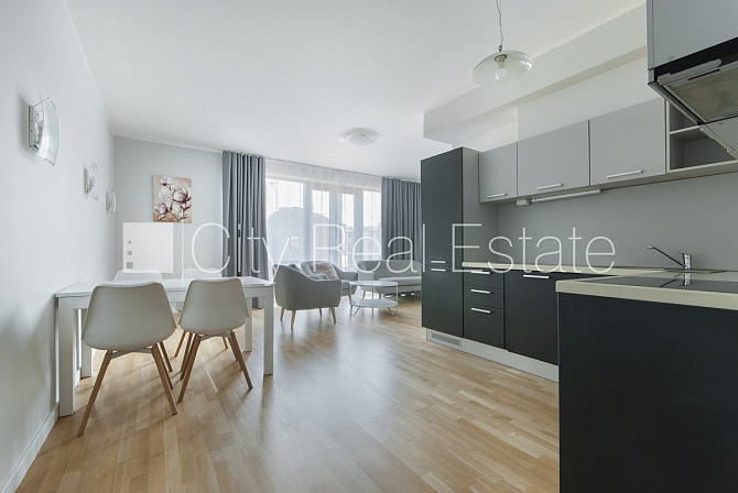 Projekts - Kalpaka Residence, fasādes māja, labiekārtots apzaļumots pagalms, ieeja no ielas, ir Rīga - foto 5