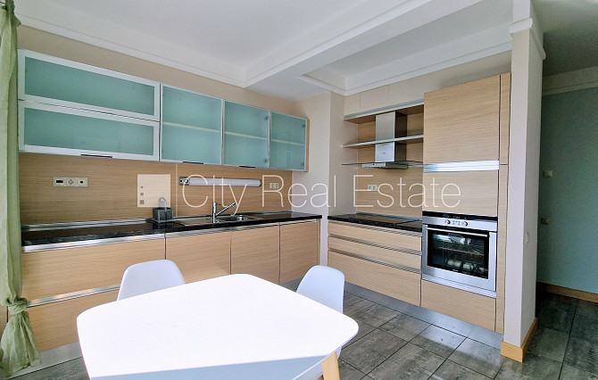 Новостройка, закрытая территория, въездные ворота оснащены автоматической Рига - изображение 11