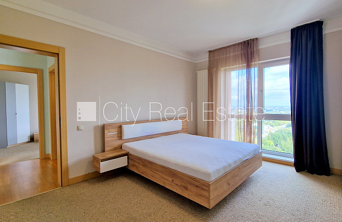 Новостройка, закрытая территория, въездные ворота оснащены автоматической Рига - изображение 17