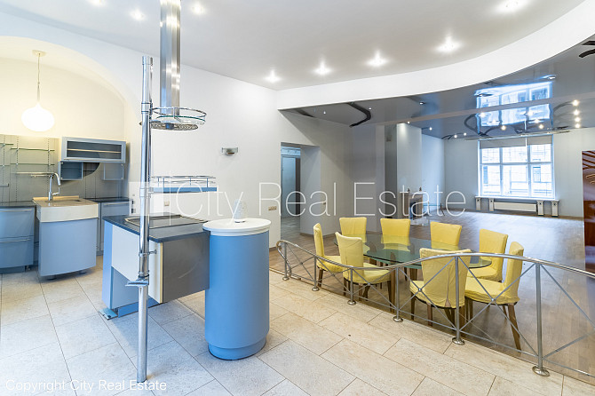 Fasādes māja, renovēta māja, nomainītas inženierkomunikācijas, labiekārtota apzaļumota Rīga - foto 9