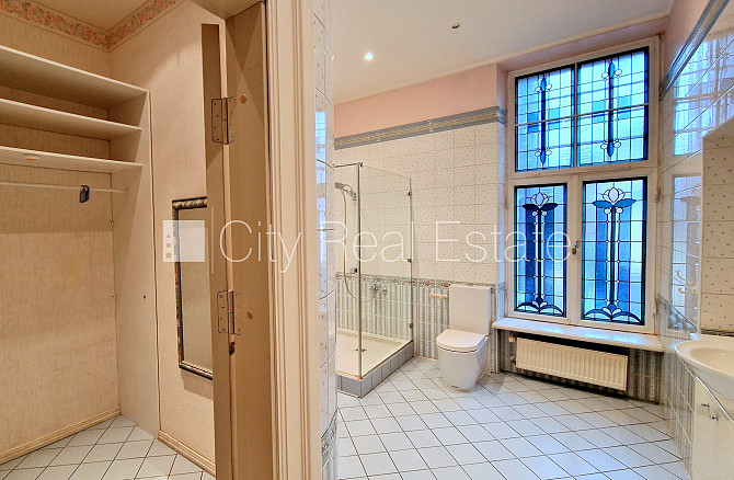 Fasādes māja, renovēta māja, nomainītas inženierkomunikācijas, labiekārtota apzaļumota Rīga - foto 18