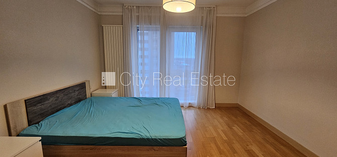 Новостройка, благоустроенный озеленённый двор, въездные ворота оснащены Рига - изображение 8