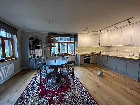 Новостройка, зеленая территория, благоустроенная озеленённая территория, Юрмала