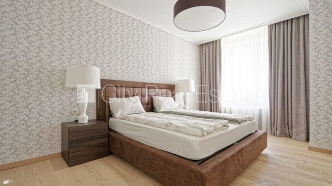 Новостройка, благоустроенный озеленённый двор, место для машины, балкон, Юрмала - изображение 4