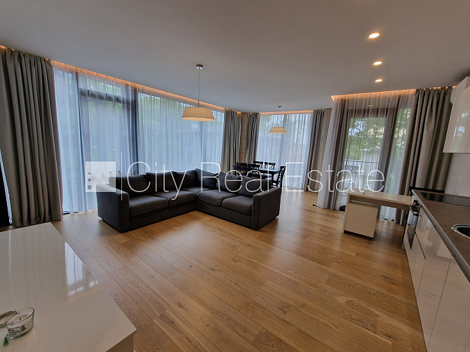 Jaunceltne, fasādes māja, dzīvokļu skaits ēkā  10 gab., dzelzsbetona starp stāvu pārsegumi, Rīga - foto 1