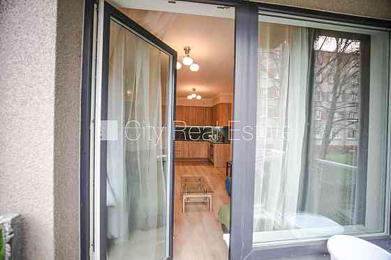 Новостройка, благоустроенная озеленённая территория, закрытая территория, место Rīga