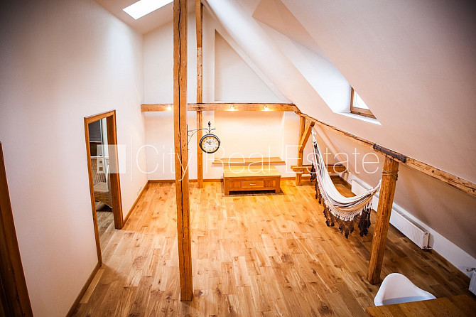 Fasādes māja, vieta automašīnai, kāpņu telpa pēc kosmētiskā remonta, istabas izolētas, Rīga - foto 13