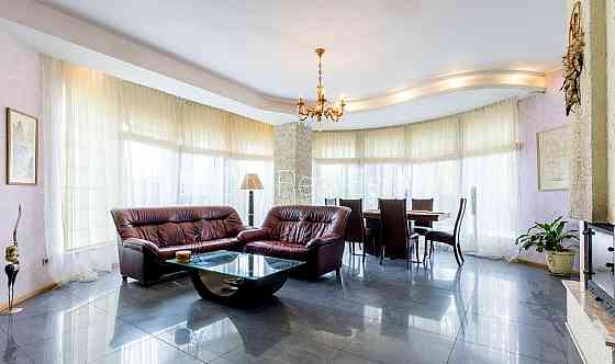 Земля в собственности, частный дом, новостройка, фасад с декоративной Юрмала