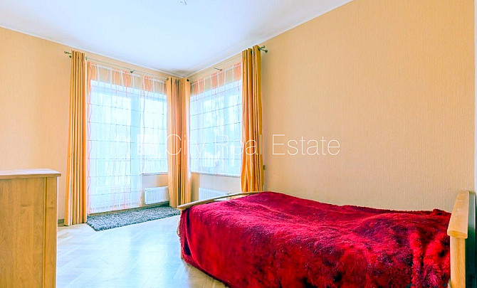 Privātmāja, jaunceltne, labiekārtota apzaļumota teritorija 1600 m2, teritorijas iebrauktuves Jūrmala - foto 12