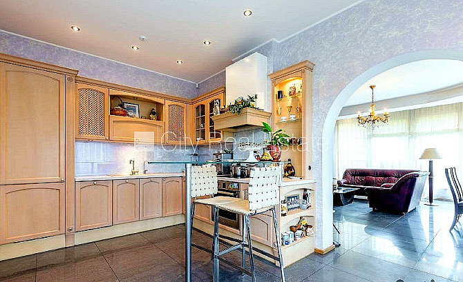 Privātmāja, jaunceltne, labiekārtota apzaļumota teritorija 1600 m2, teritorijas iebrauktuves Jūrmala - foto 6