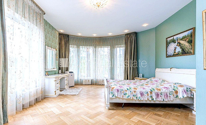 Privātmāja, jaunceltne, labiekārtota apzaļumota teritorija 1600 m2, teritorijas iebrauktuves Jūrmala - foto 9