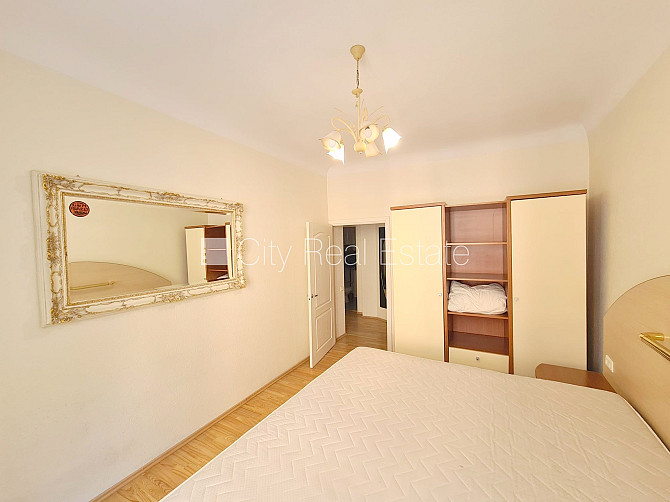 Фасадный дом, реновированный дом, благоустроенная озеленённая территория, Рига - изображение 9