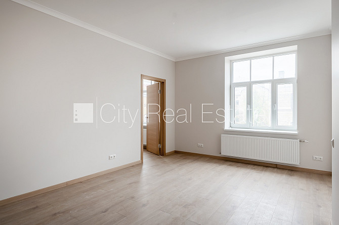 Fasādes māja, slēgts pagalms, vieta automašīnai, ieeja no ielas, ir lifts, kāpņu telpa pēc Rīga - foto 2