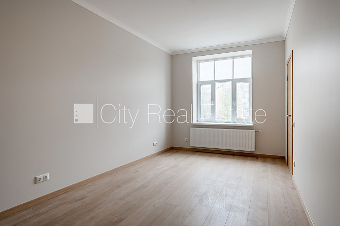 Fasādes māja, slēgts pagalms, vieta automašīnai, ieeja no ielas, ir lifts, kāpņu telpa pēc Rīga - foto 7