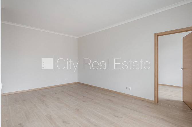 Fasādes māja, slēgts pagalms, vieta automašīnai, ieeja no ielas, ir lifts, kāpņu telpa pēc Rīga - foto 5