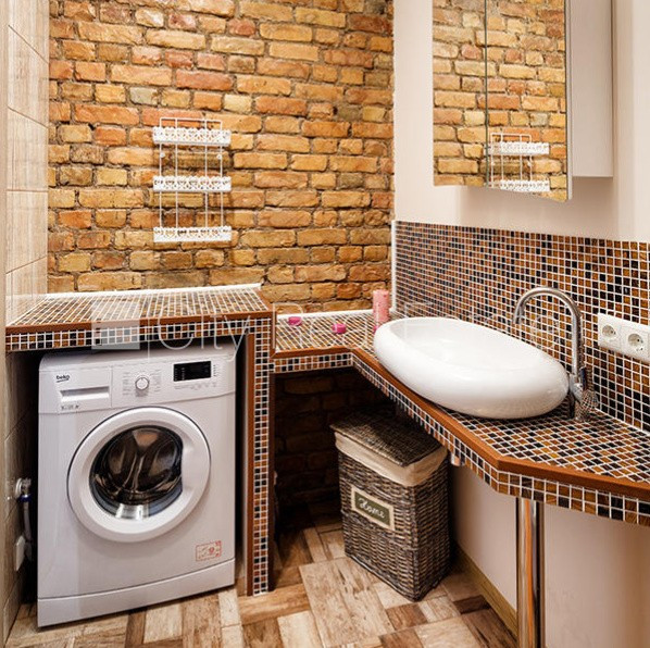 Pagalma ēka, renovēta māja, iespēja nomāt autostāvvietu, ieeja no pagalma, istabas izolētas Rīga - foto 9