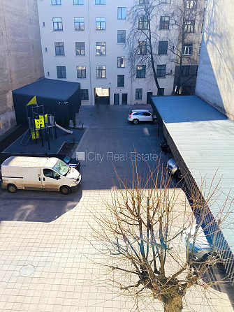 Здание во дворе, закрытый двор, возможность аренды парковки, вход со двора, во Рига - изображение 13