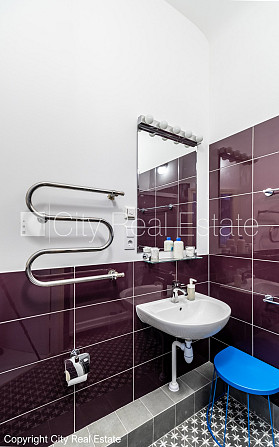 Дом во дворе, реновированный дом, благоустроенная озеленённая территория, Рига - изображение 17