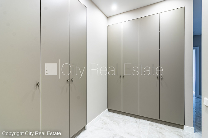 Новостройка, благоустроенная озеленённая территория, закрытый двор, территория Юрмала - изображение 9