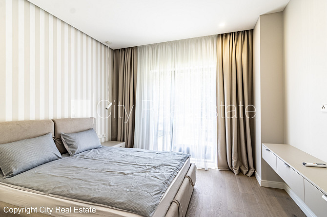 Новостройка, благоустроенная озеленённая территория, закрытый двор, территория Юрмала - изображение 3