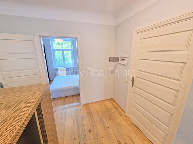 Фасадный дом, закрытый двор, возможность аренды парковки, вход с улицы и со двора, Рига - изображение 14