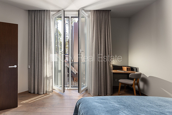 Новостройка, фасадный дом, зеленая территория, благоустроенный озеленённый двор, Юрмала - изображение 12