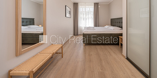 Новостройка, фасадный дом, благоустроенная озеленённая территория, подземная Юрмала - изображение 5