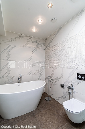 Реновированный дом, закрытый двор, возможность аренды парковки, охраняемая Рига - изображение 14