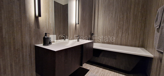 Новостройка, фасадный дом, зеленая территория, благоустроенная озеленённая Юрмала - изображение 13