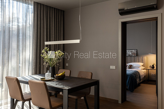 Новостройка, фасадный дом, зеленая территория, благоустроенный озеленённый двор, Юрмала - изображение 9