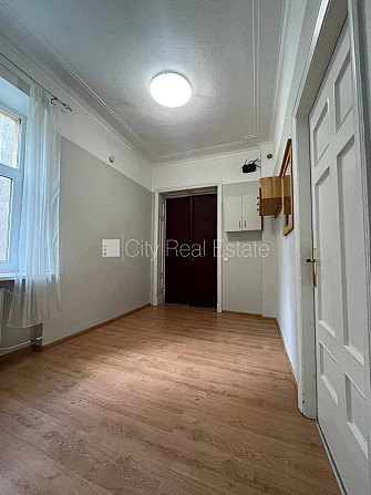 Лифт, окна выходят в обе стороны дома, центральное отопление, раздельный санузел, Рига - изображение 6